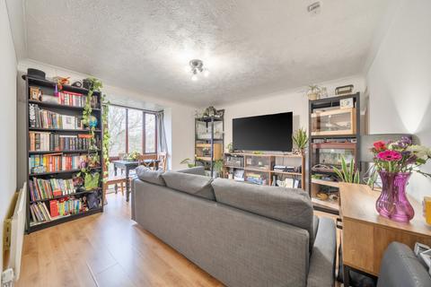 2 bedroom apartment for sale, Kirk Rise, Sutton SM1