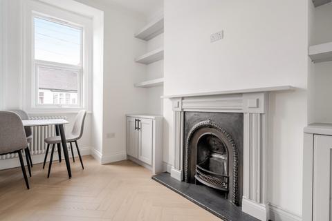 2 bedroom flat for sale, Moyser Road, Furzedown, London, SW16