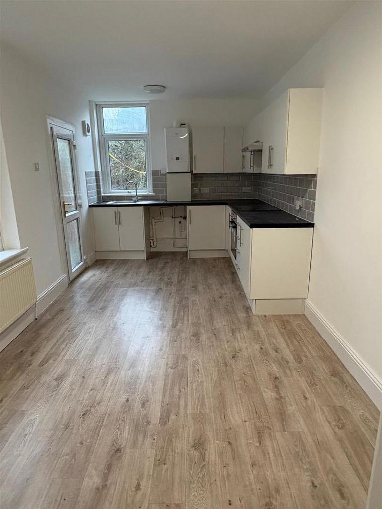 96 TR Kitchen.jpeg