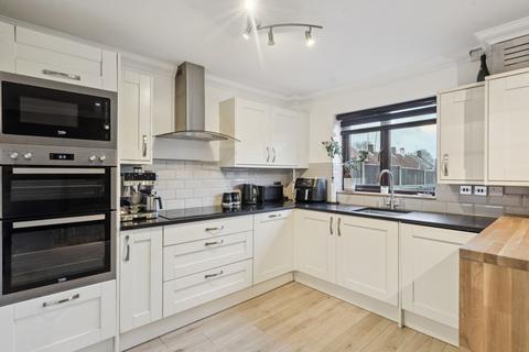 3 bedroom terraced house for sale, Hamilton Road, South Oxhey, Watford, WD19