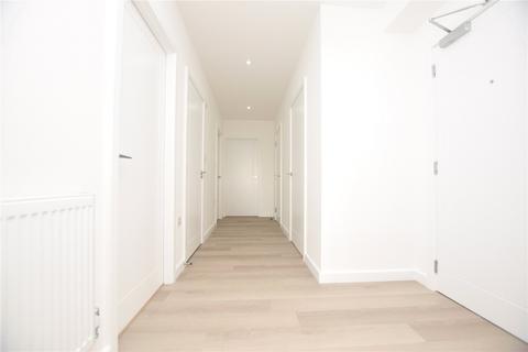 3 bedroom apartment to rent, High Road, Chadwell Heath RM6