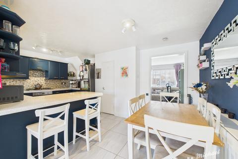 3 bedroom end of terrace house for sale, Carey Close, Aylesbury