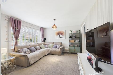 3 bedroom end of terrace house for sale, Carey Close, Aylesbury