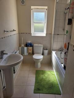 1 bedroom apartment to rent, Hexham Gardens, Northolt