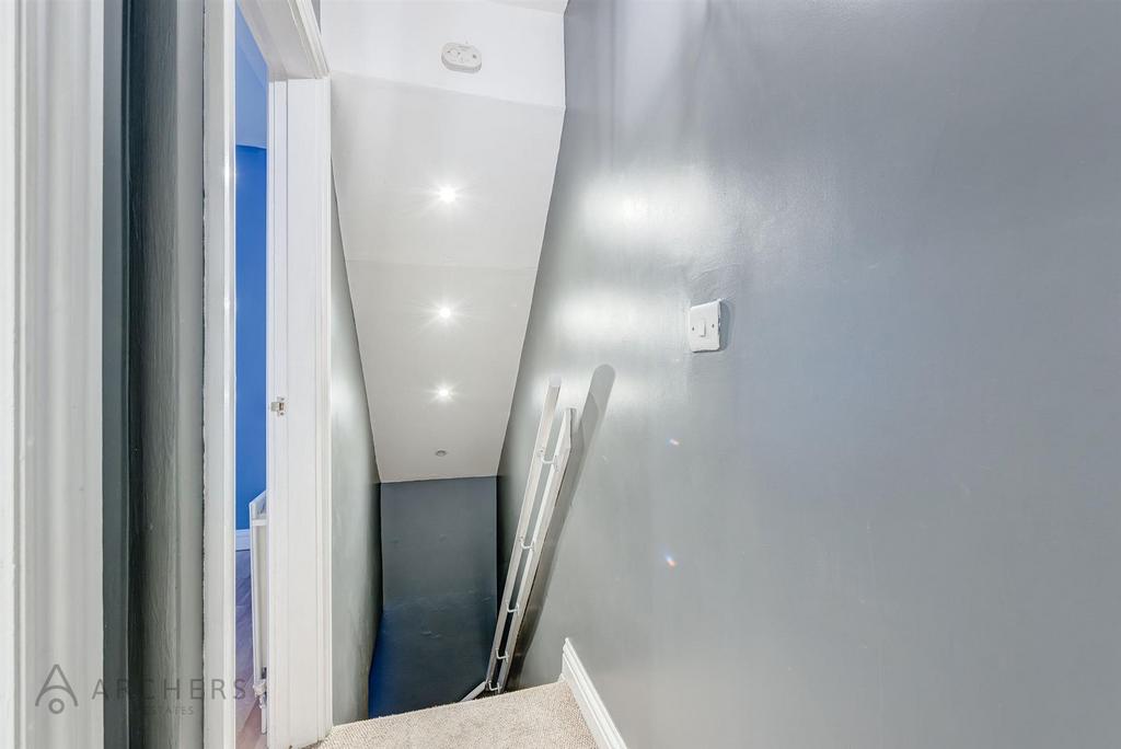112 Taplin Road(Interior)-4.jpg