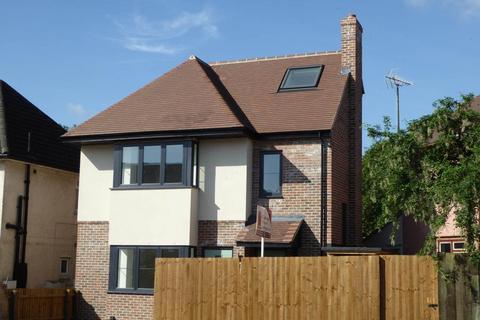undefined, Elizabeth Way, Cambridge, CB4
