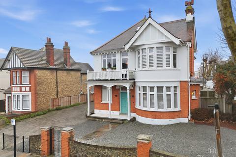 2 bedroom flat for sale, Preston Road, Westcliff-on-sea, SS0 7