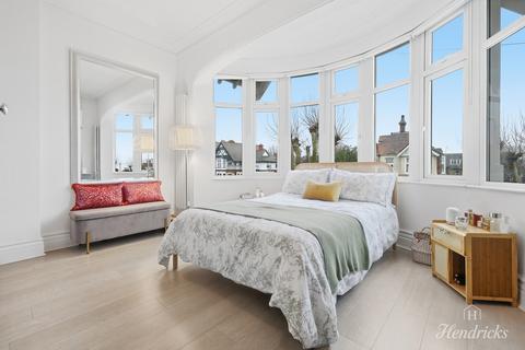 2 bedroom flat for sale, Preston Road, Westcliff-on-sea, SS0 7