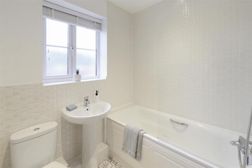 Family Bathroom.jpg