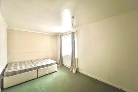2 bedroom end of terrace house to rent, Westfield, Harlow CM18