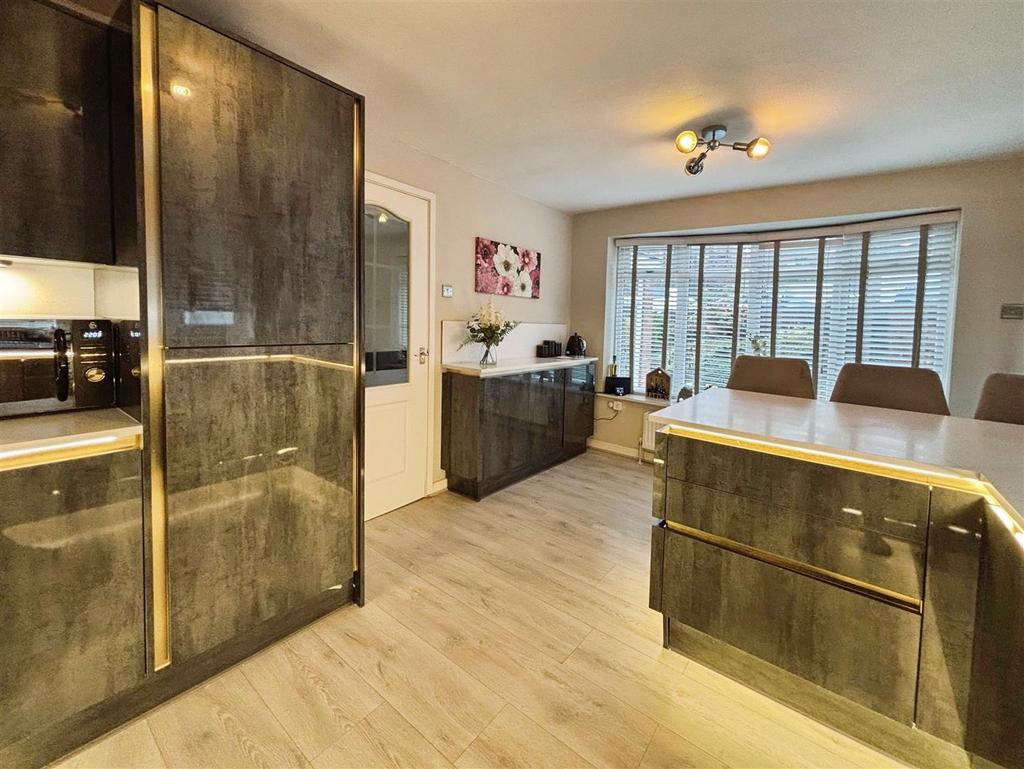 Kitchen/Breakfast Room