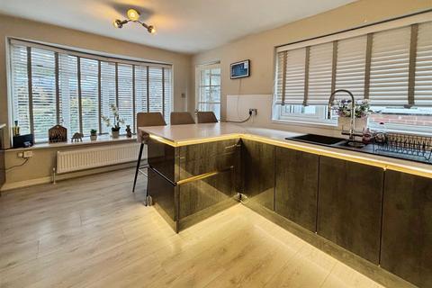 undefined, Frensham Grove, Bradford BD7