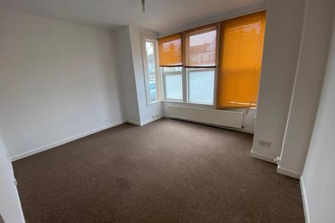 1 bedroom flat to rent, Westcliff On Sea SS0