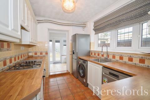 undefined, Pettits Lane, Romford, RM1