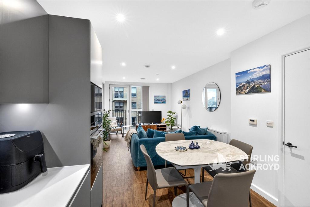 Kitchen/ Reception