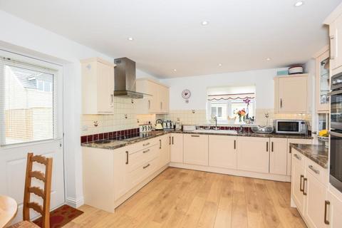 undefined, Janaway Court, Carterton, Oxon
