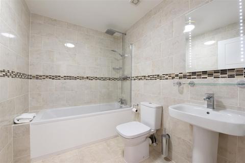 undefined, Queens Road, Farnborough