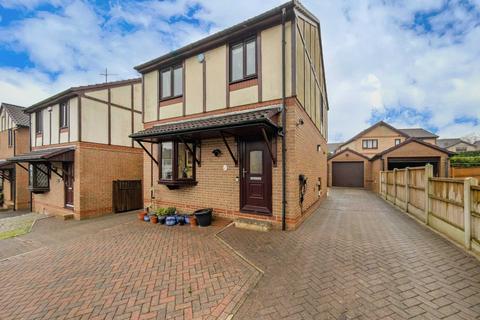 3 bedroom detached house for sale, Lea Road, Birstall
