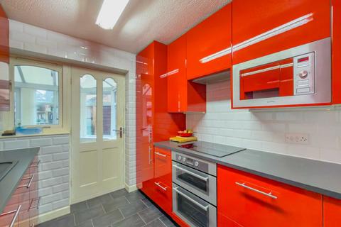 3 bedroom detached house for sale, Lea Road, Birstall