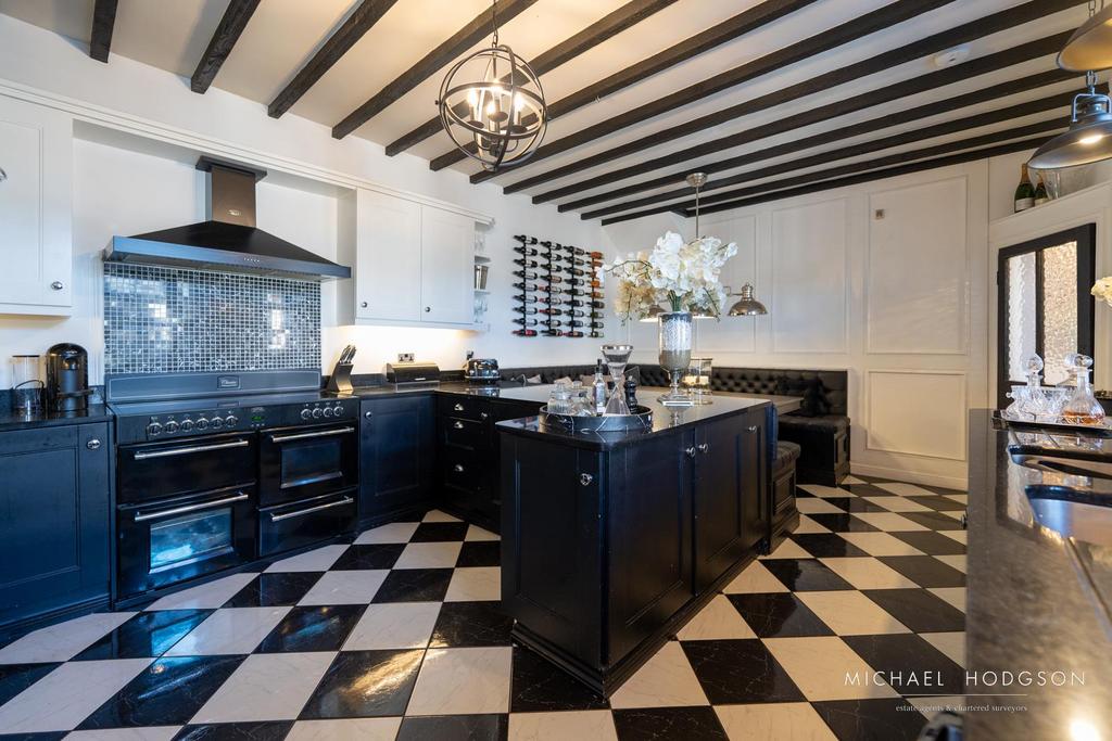 Kitchen / Breakfast Room