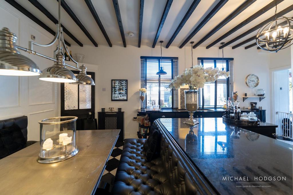 Kitchen / Breakfast Room