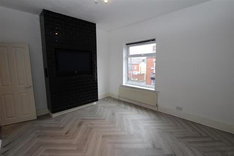 2 bedroom terraced house to rent, Chapman Street, Bolton BL1