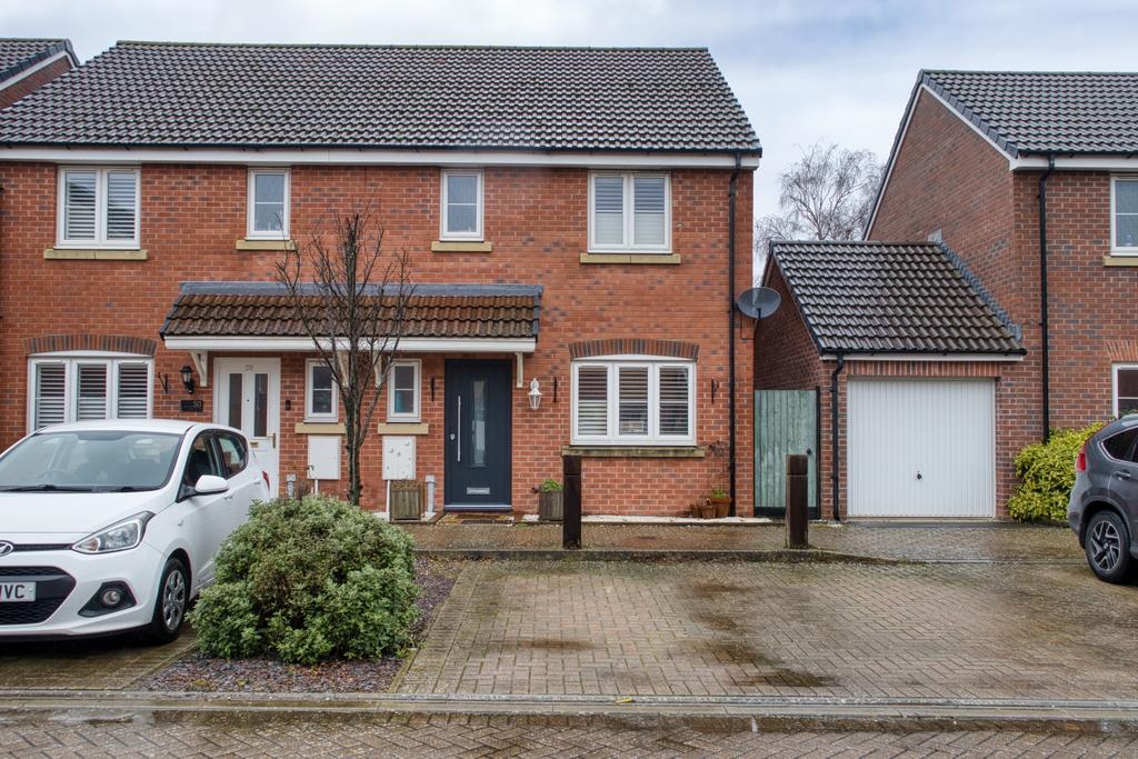 Front of Property - Ewe Move Swindon South