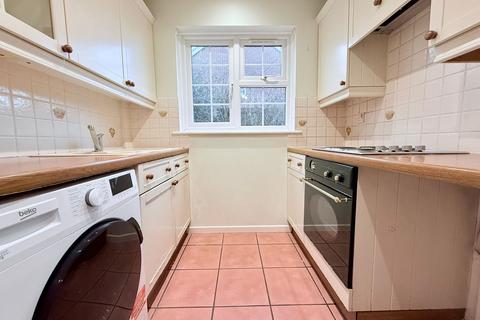 1 bedroom terraced house to rent, York Road, Billericay