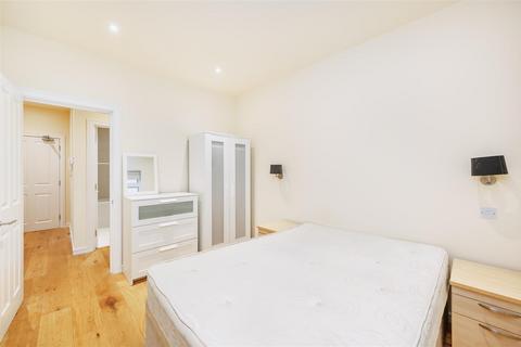 1 bedroom apartment to rent, Southfield Road Chiswick London