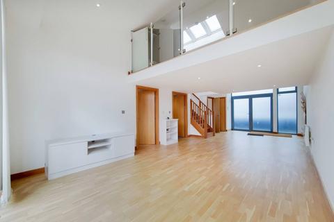 2 bedroom flat to rent, Dace Road. E3, Victoria Park, London, E3