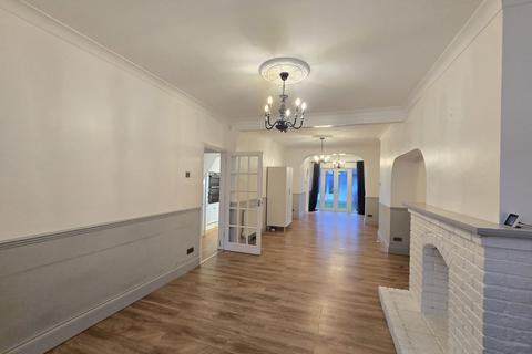 undefined, Melton Gardens, Romford RM1