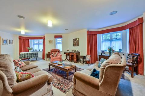 4 bedroom end of terrace house for sale, Hook Heath Avenue, Hook Heath, Woking, GU22