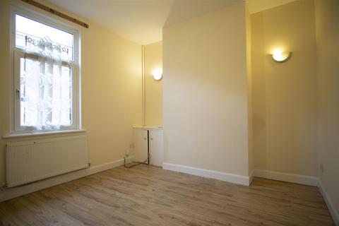 undefined, 3 Bed House To Let on Wilbraham Street, Preston