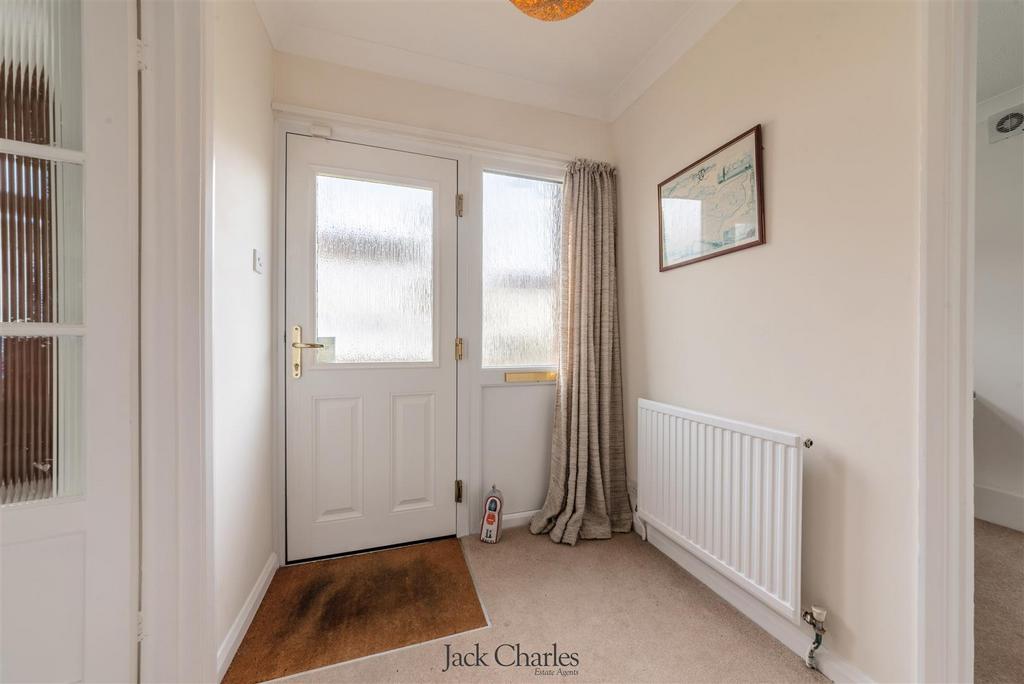 36 Henwoods Crescent-27.jpg