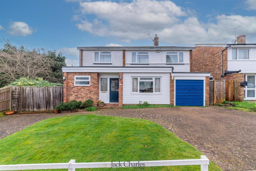 36 Henwoods Crescent-39.jpg