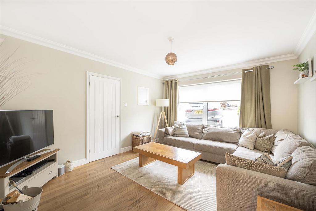 20-dacre-crescent-01.jpg