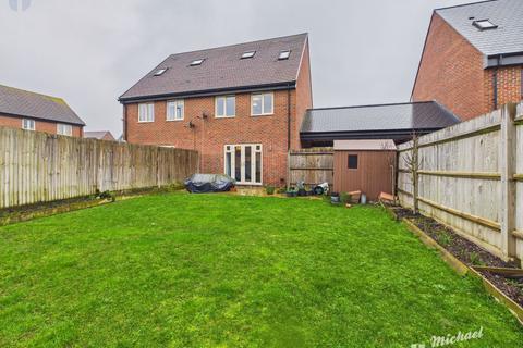 3 bedroom semi-detached house for sale, Axtell Way, Aston Reach