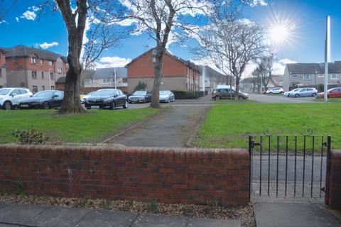 3 bedroom flat for sale, Garry Place, Grangemouth, FK3