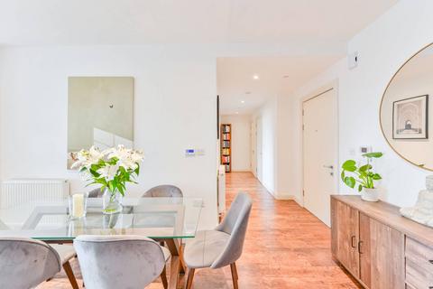 2 bedroom flat for sale, Valetta House, Battersea, London, SW11