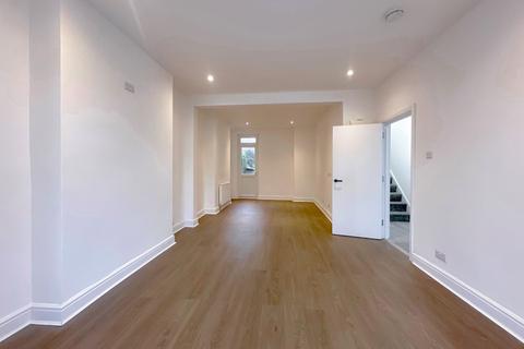 undefined, Elmers End Road, London, SE20