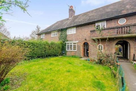 1 bedroom maisonette to rent, Character Purpose Built Garden Maisonette