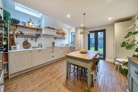 3 bedroom terraced house for sale, Edgington Road, London, SW16