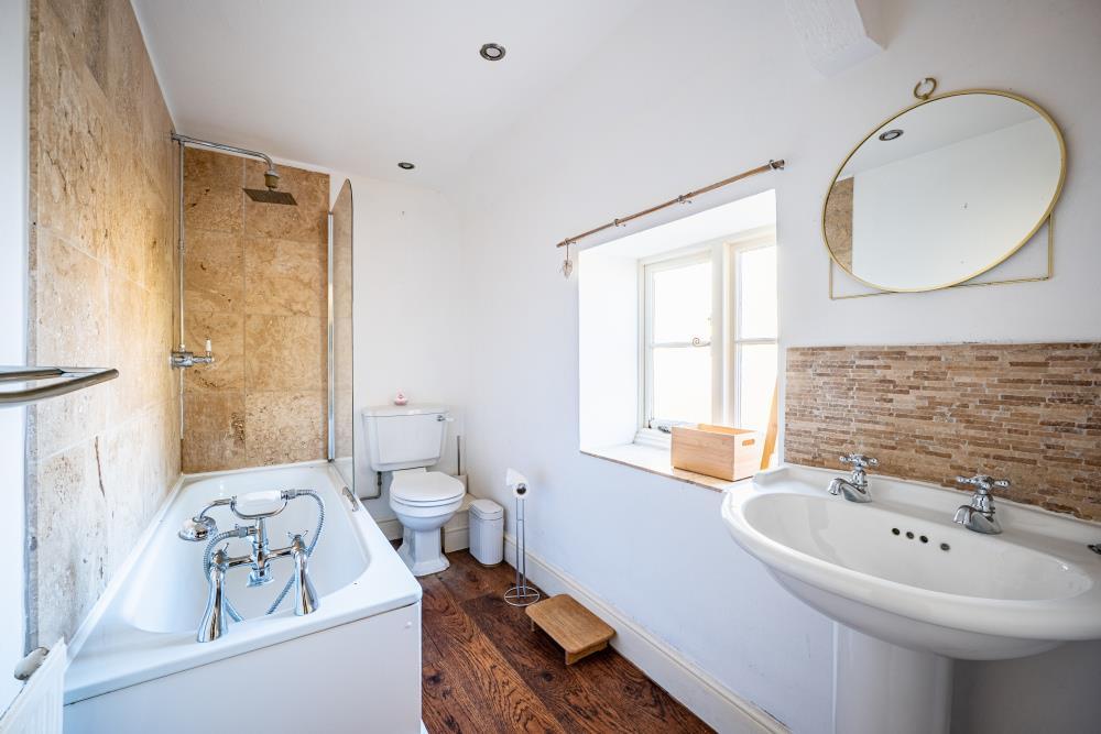 Family Bathroom.jpg