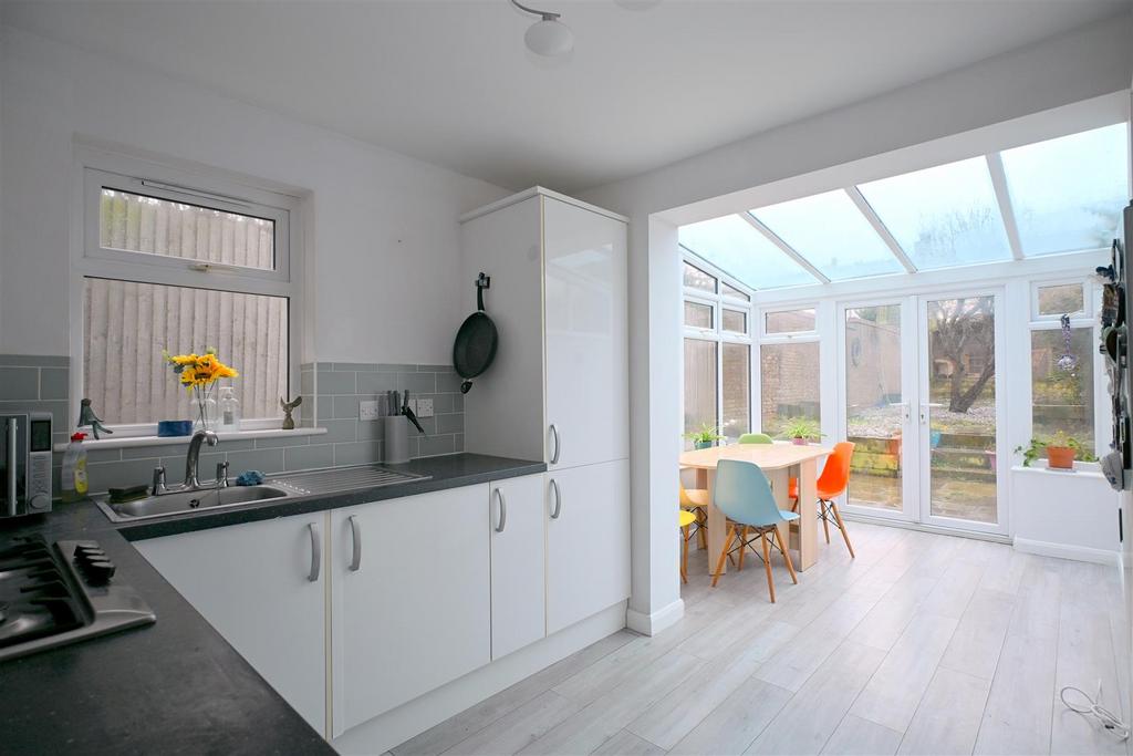 Kitchen/Conservatory