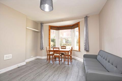 1 bedroom flat to rent, Bedford Road, London SW4