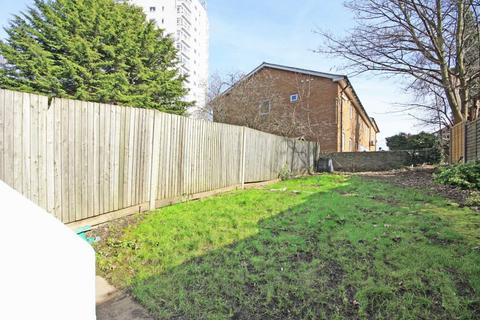 1 bedroom flat to rent, Bedford Road, London SW4