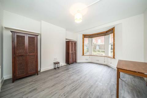 1 bedroom flat to rent, Bedford Road, London SW4