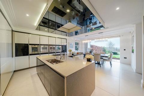 undefined, Prowse Avenue, Bushey WD23