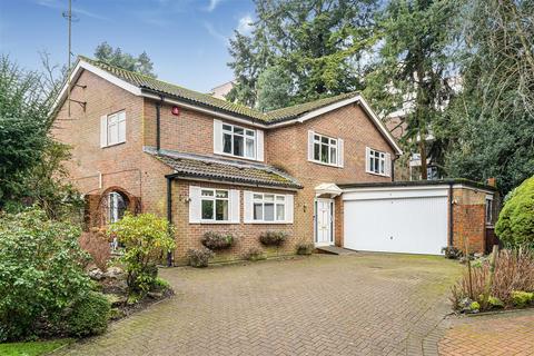 5 bedroom detached house for sale, Barn Close, Radlett
