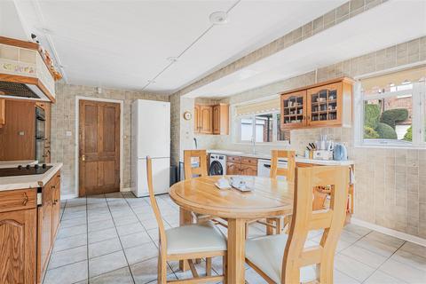 5 bedroom detached house for sale, Barn Close, Radlett